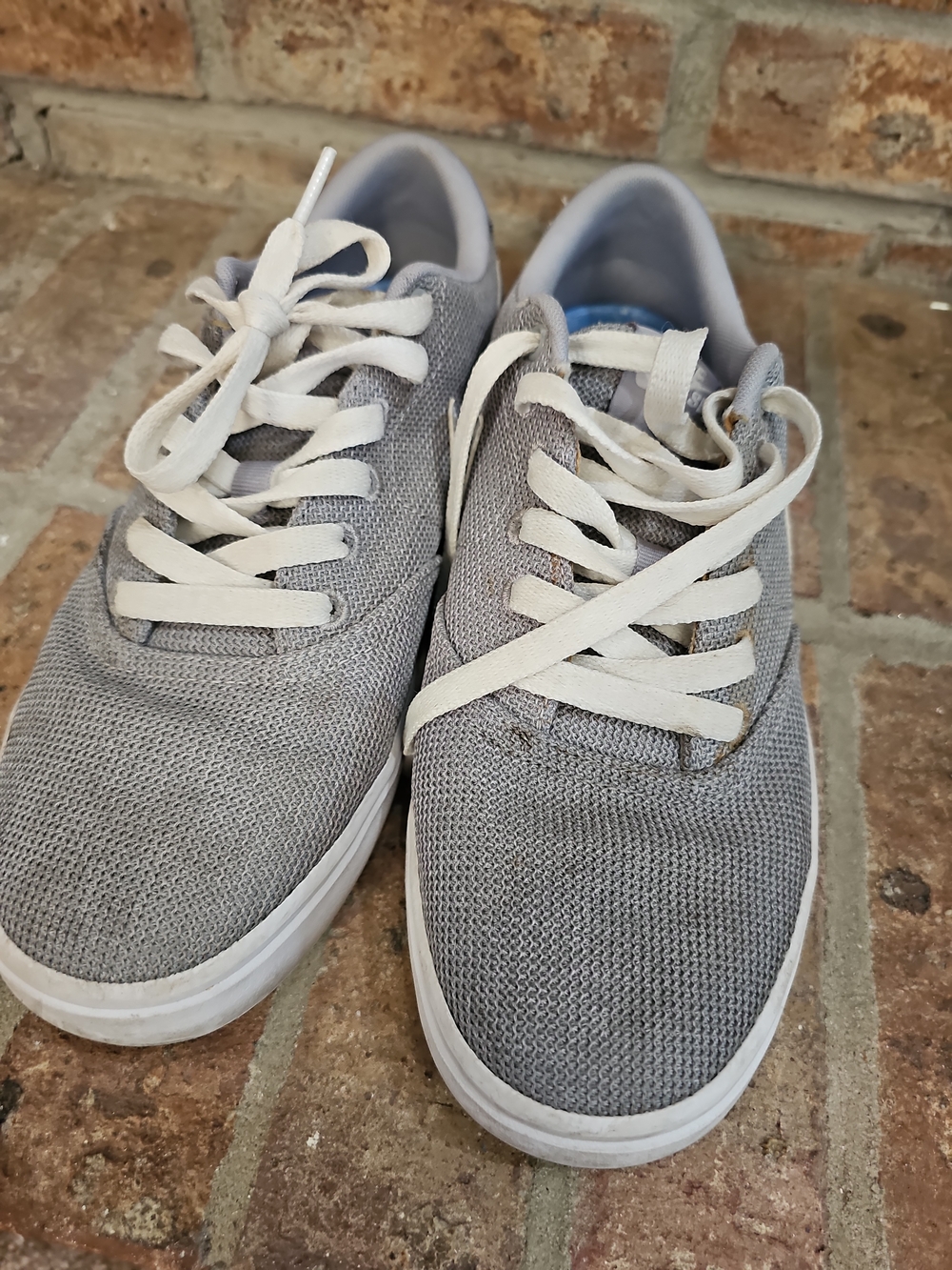 Nike SB Portmore II Solarsoft Skate Shoes – Gray/White – Women's 9 / Men's 8